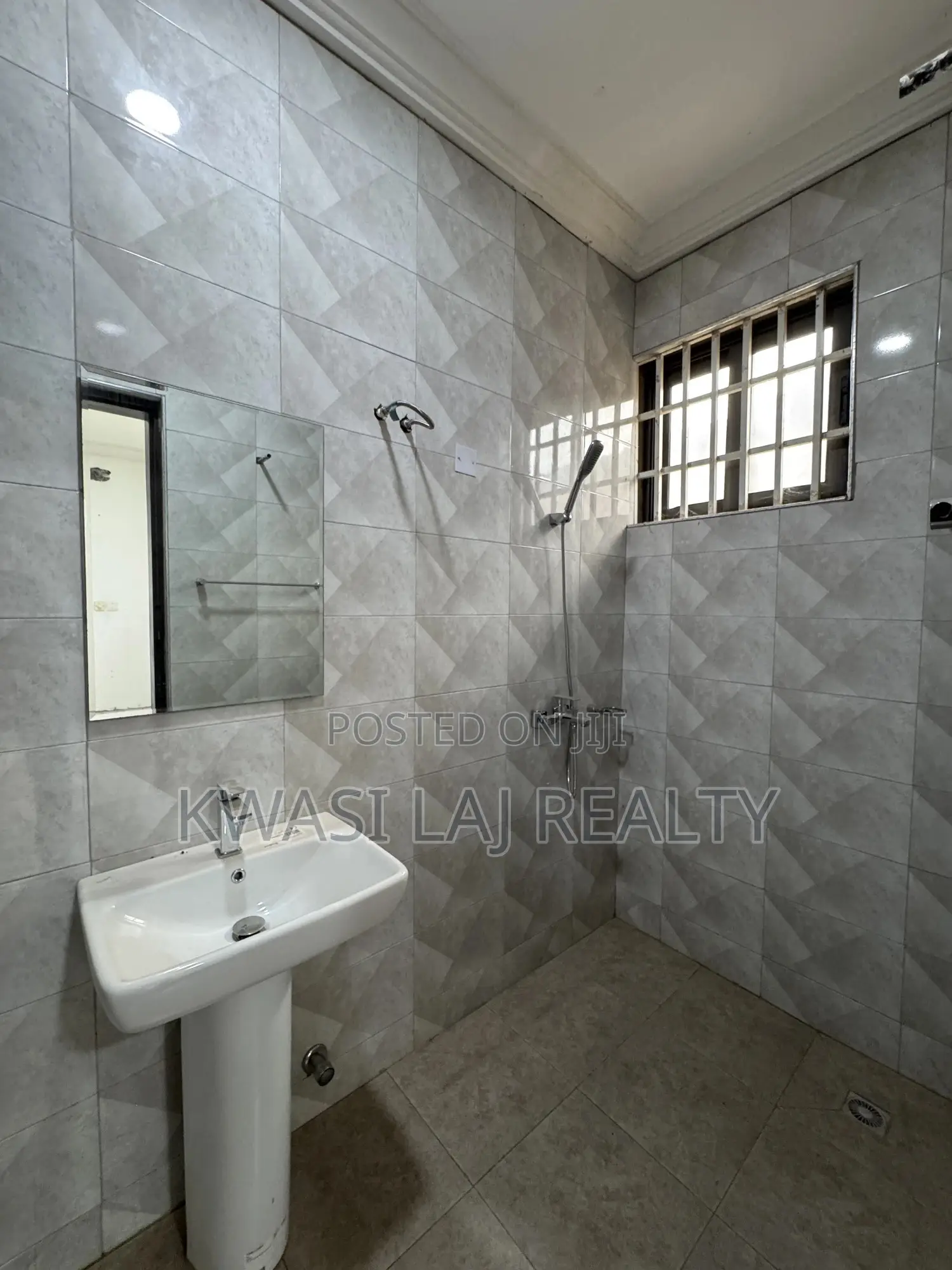 3bdrm Apartment in Mile 11, Weija for rent
