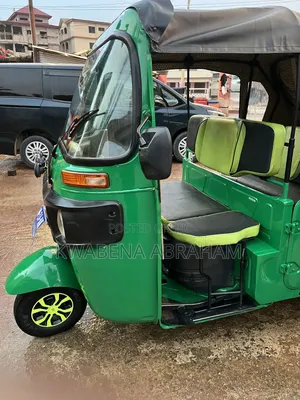 Bajaj RE 2024 Green