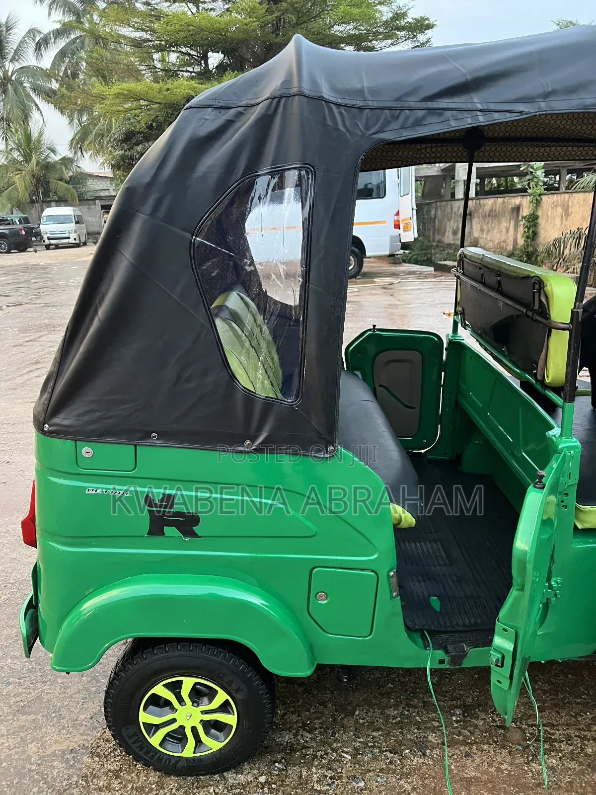 Bajaj RE 2024 Green