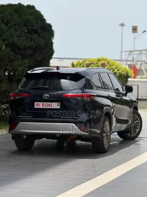 Toyota Highlander Platinum 2021 Blue