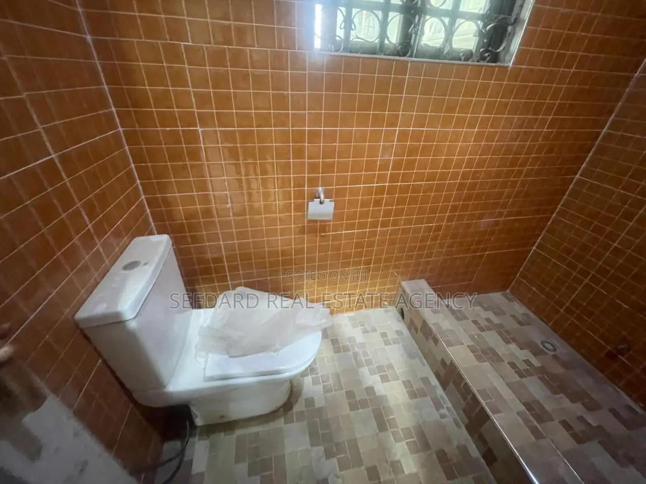 4bdrm Duplex in Sefdard Properties, Pokuase for rent