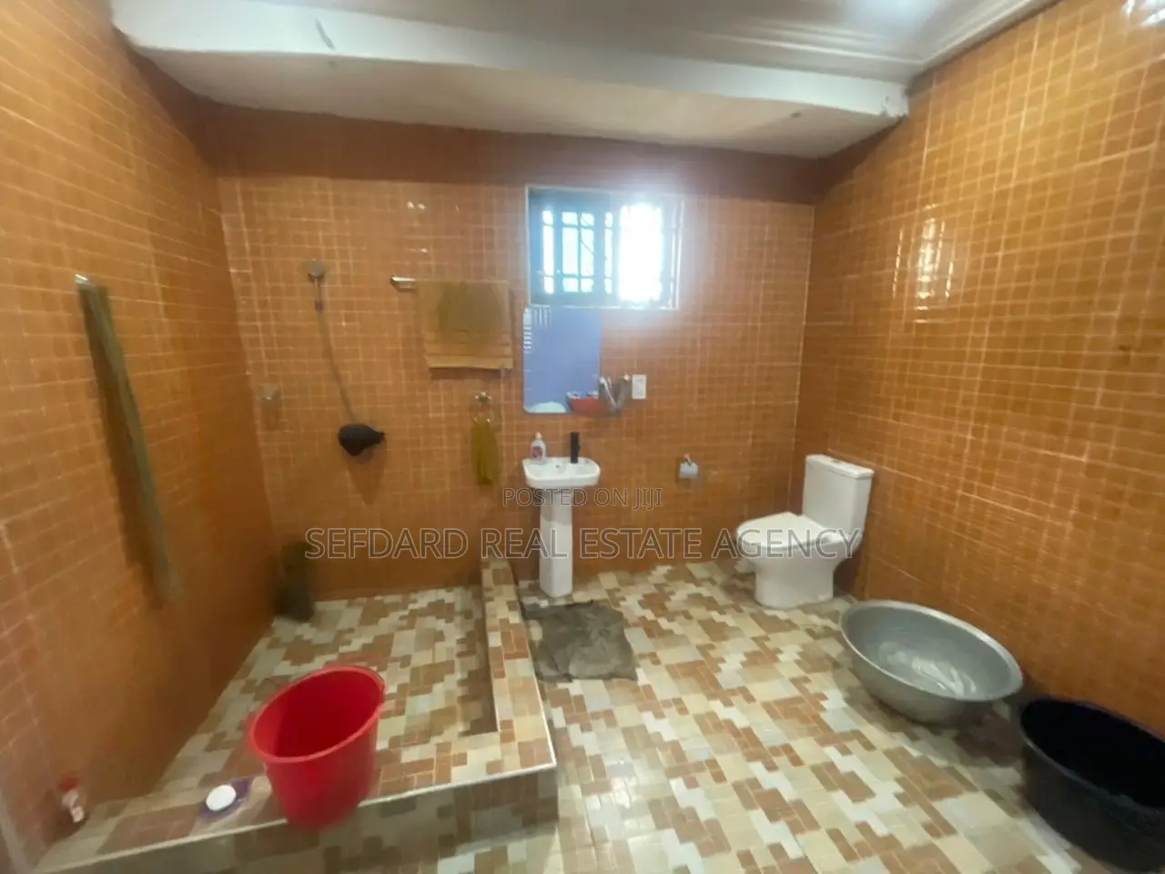 4bdrm Duplex in Sefdard Properties, Pokuase for rent
