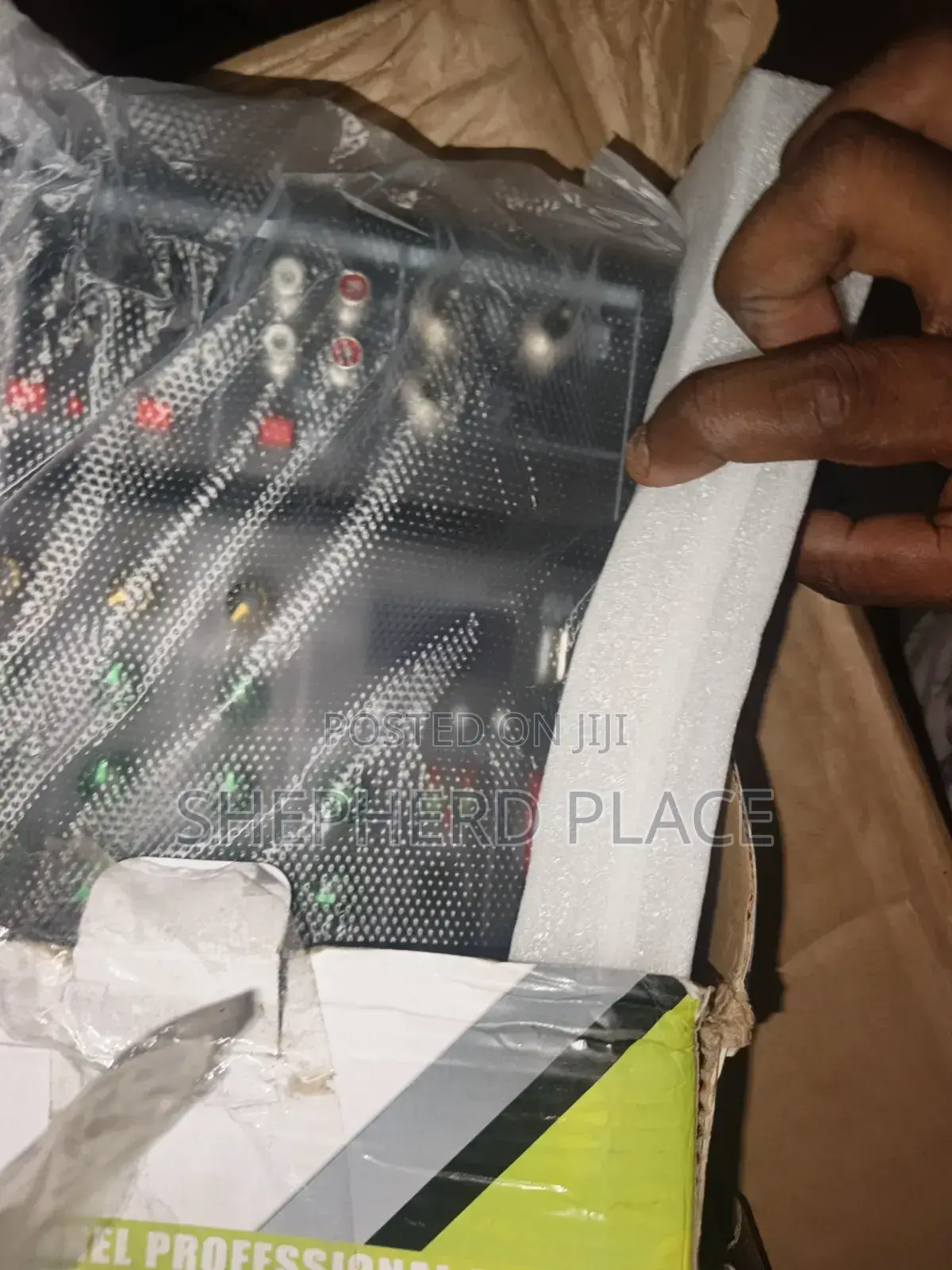 4-Channel Audio Mixer