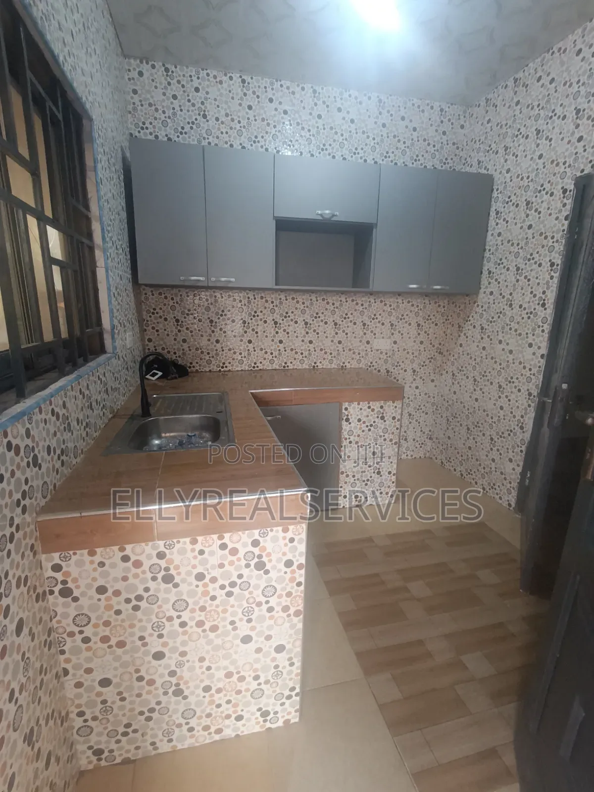 1bdrm Apartment in Ellyrealservices, Frafraha for rent