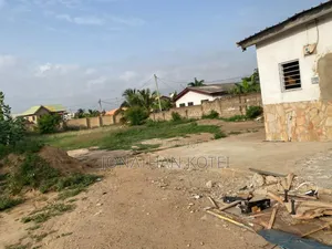 1bdrm House in New Town for rent