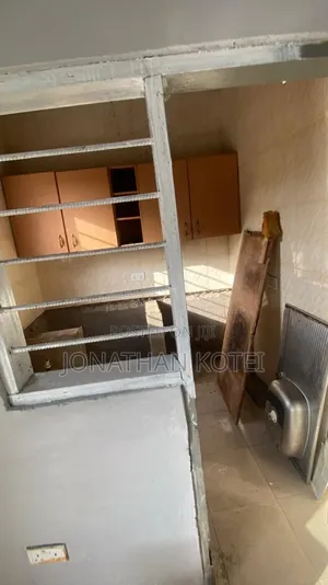1bdrm House in New Town for rent