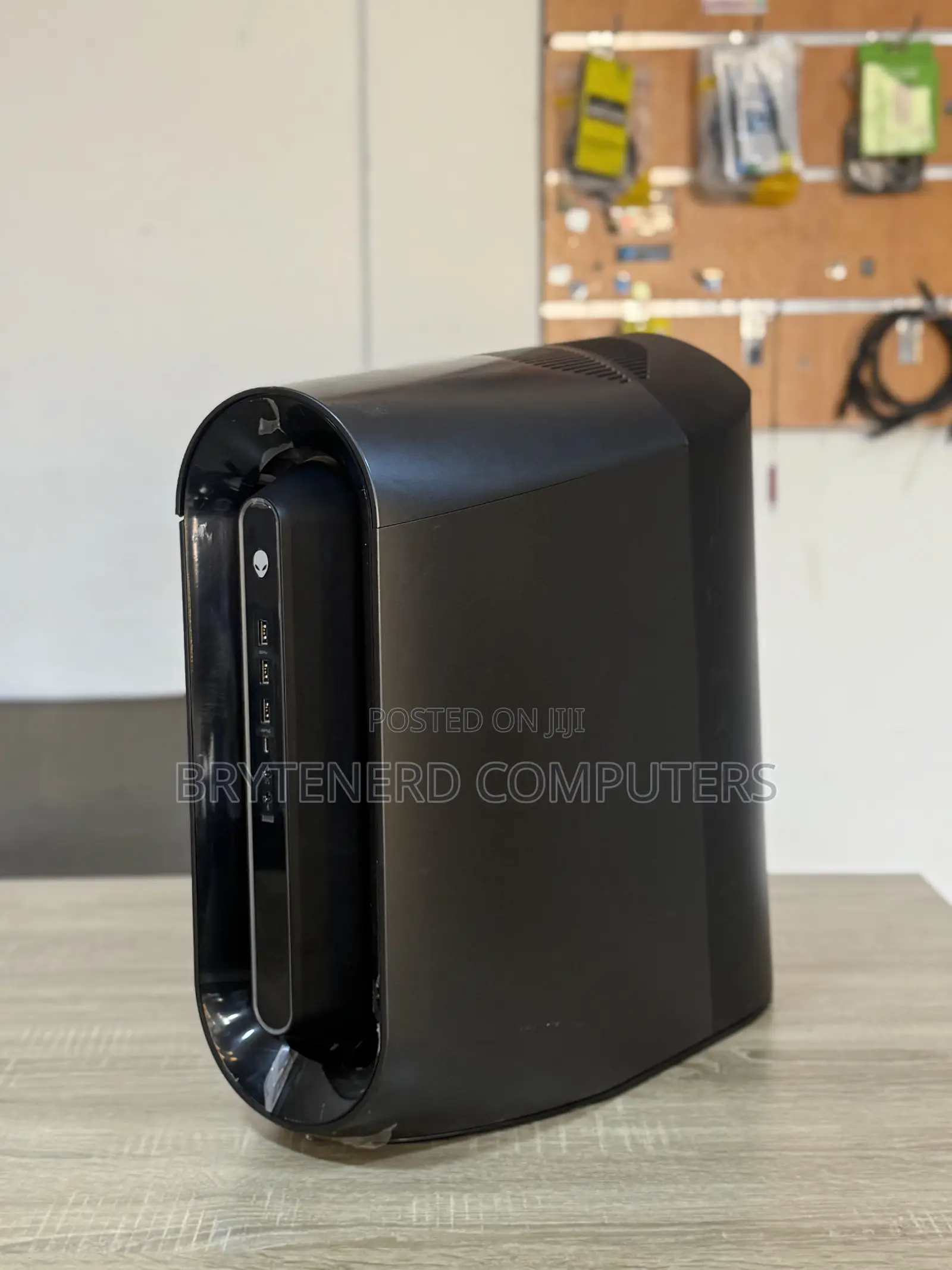 Desktop Computer Dell Alienware Aurora R12 32GB Intel Core i7 SSD 1T