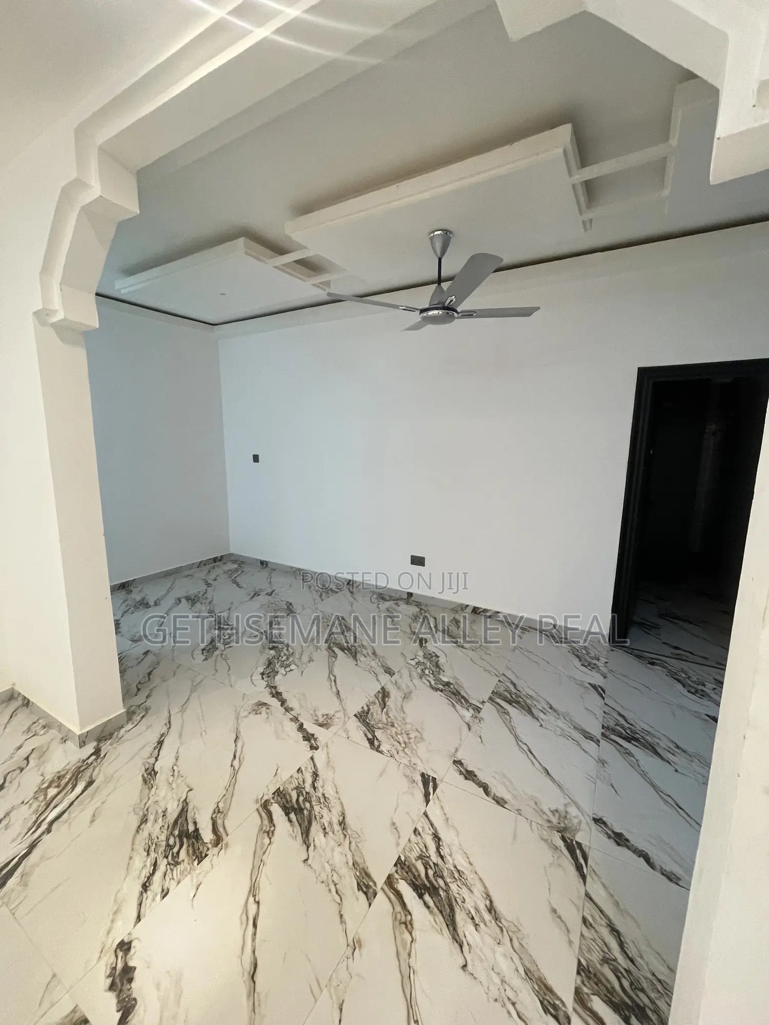 2bdrm Apartment in Gethsemeny Alley, West Hills Mall Area for rent
