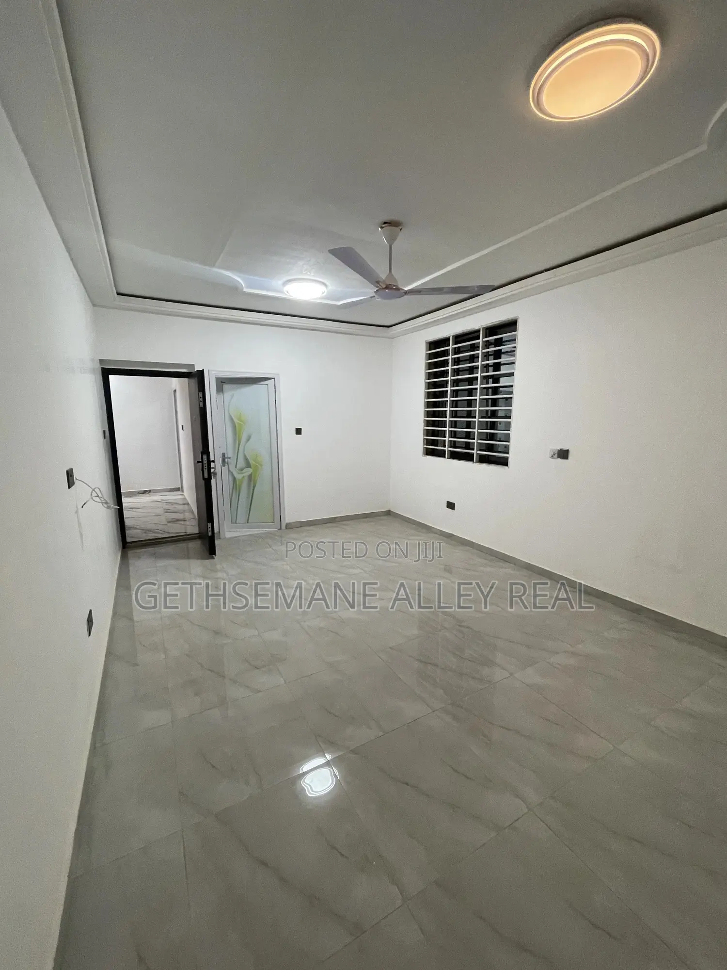 2bdrm Apartment in Gethsemeny Alley, West Hills Mall Area for rent