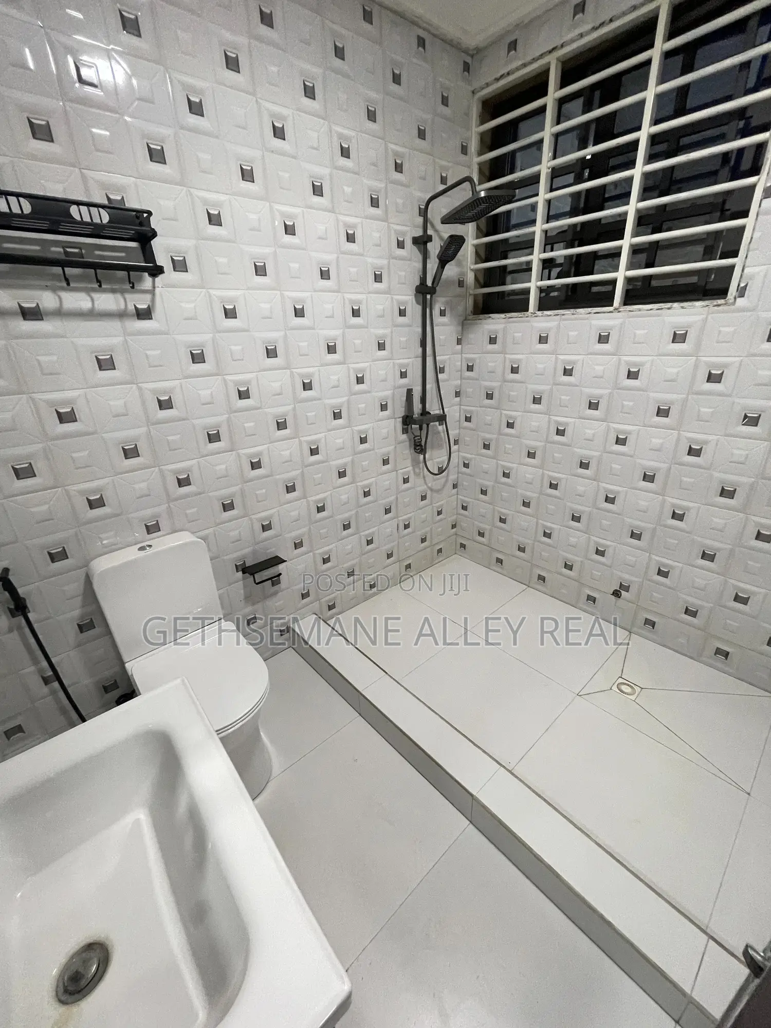 2bdrm Apartment in Gethsemeny Alley, West Hills Mall Area for rent