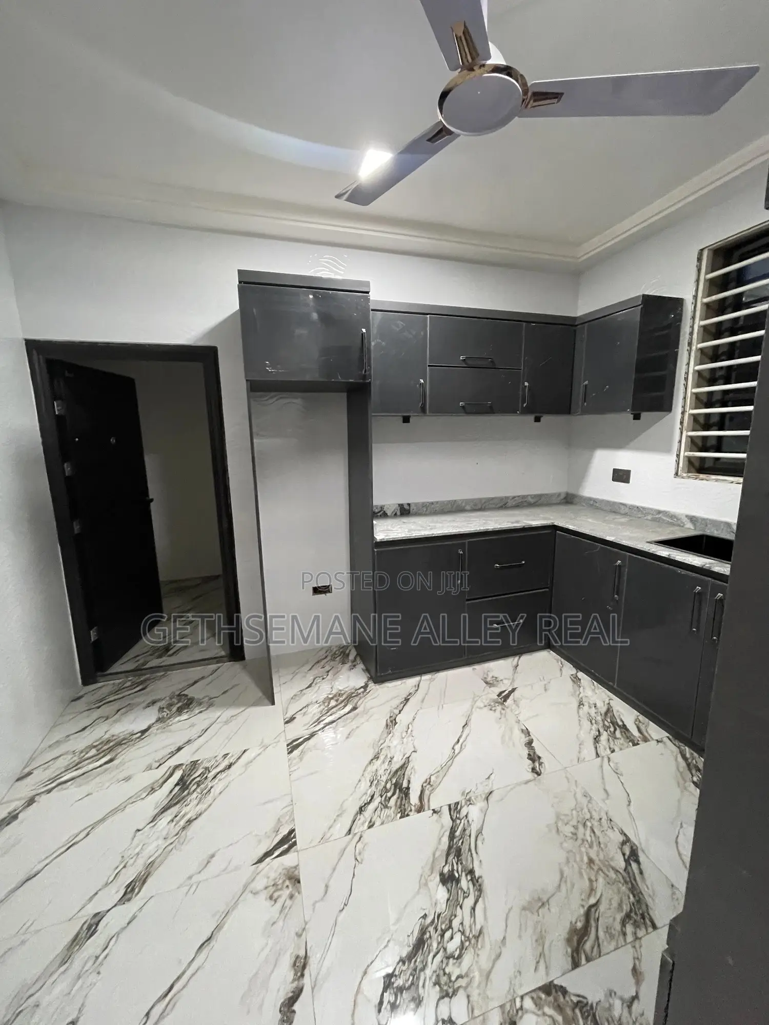 2bdrm Apartment in Gethsemeny Alley, West Hills Mall Area for rent