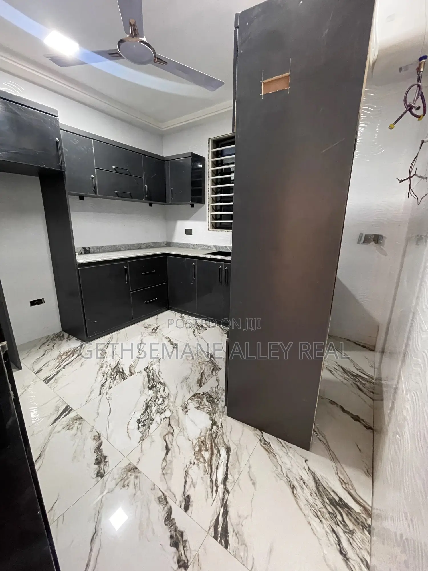 2bdrm Apartment in Gethsemeny Alley, West Hills Mall Area for rent