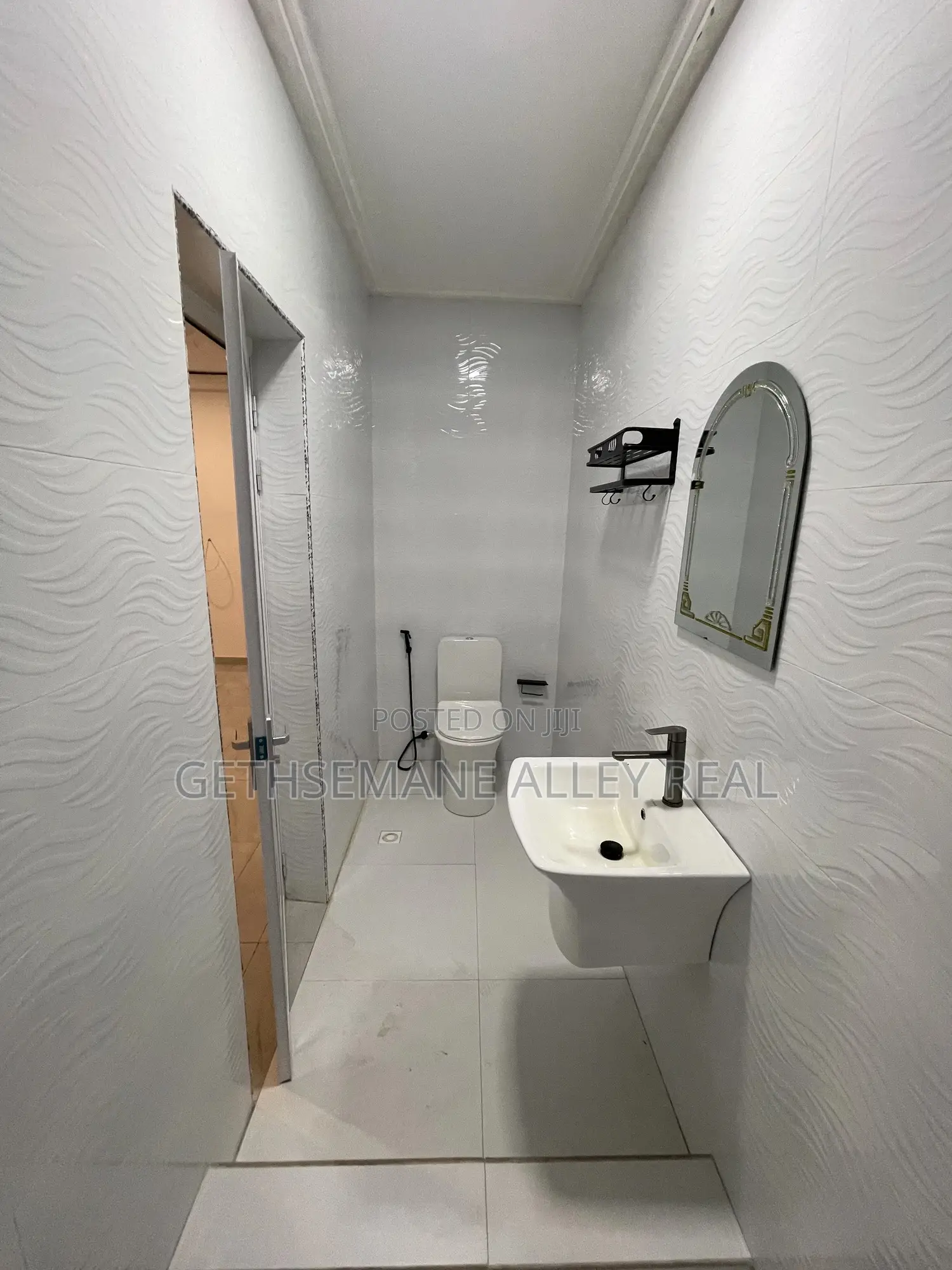 2bdrm Apartment in Gethsemeny Alley, West Hills Mall Area for rent