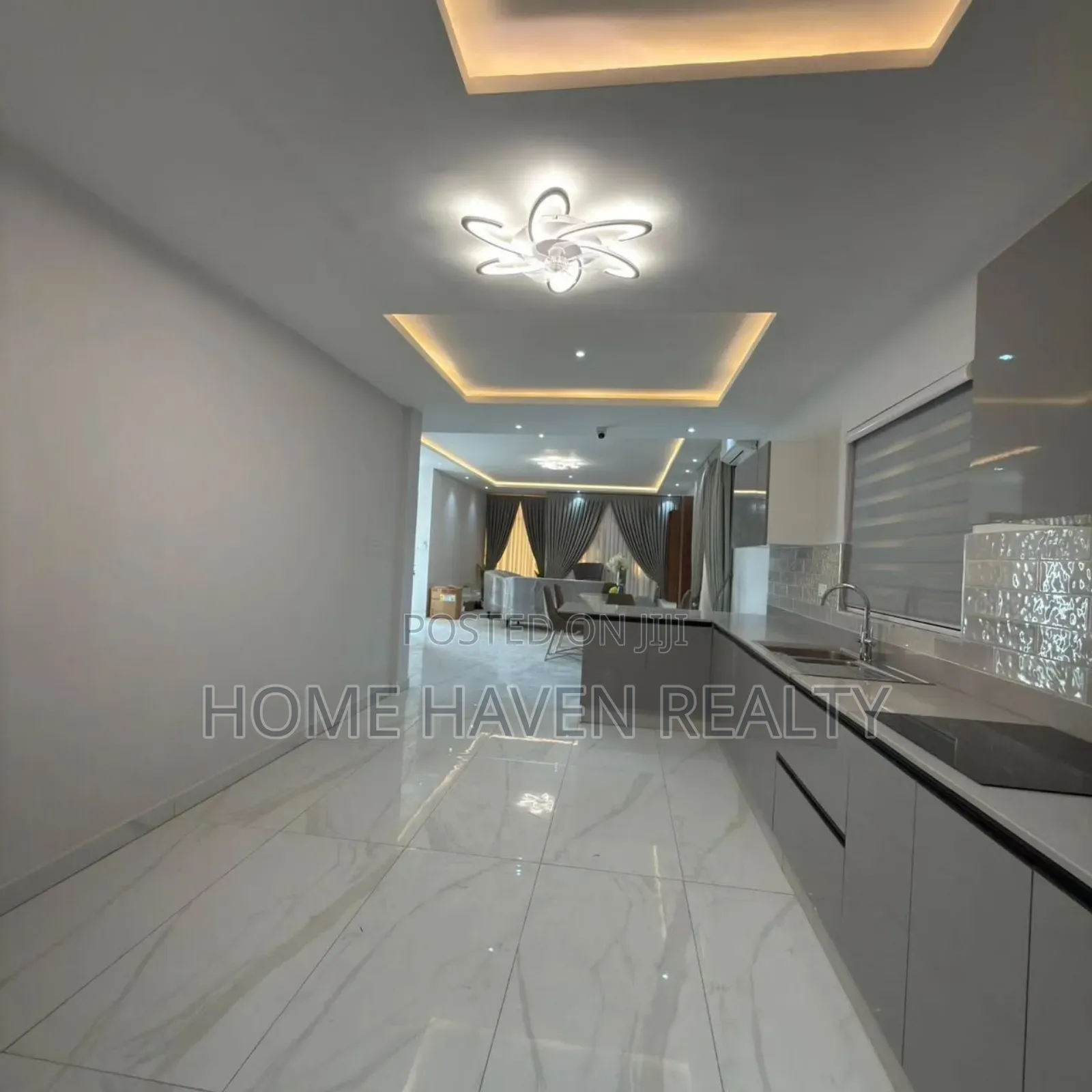 3bdrm House in East Airport, Tseaddo for sale