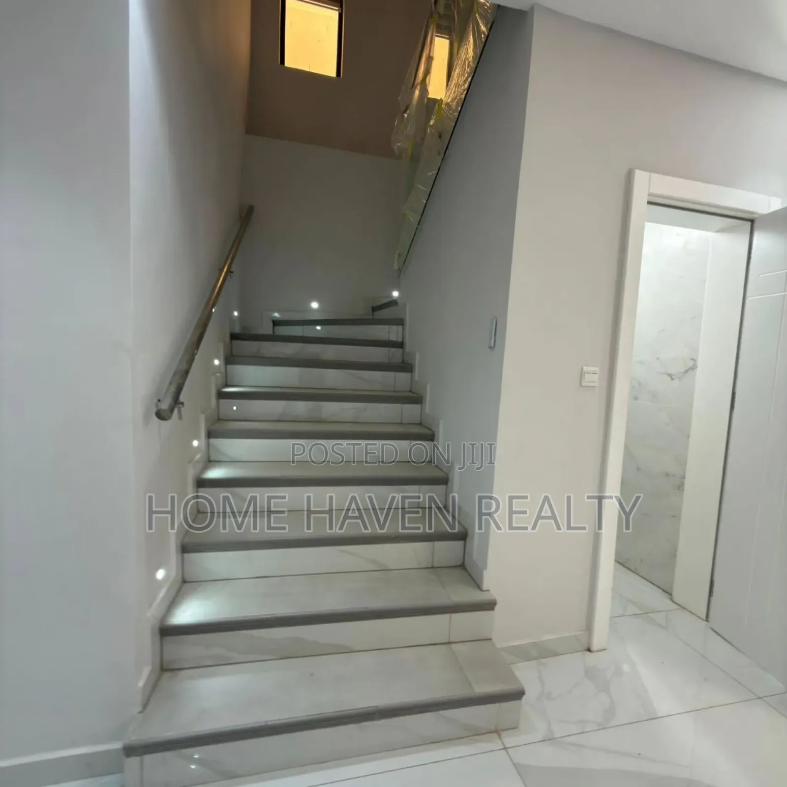 3bdrm House in East Airport, Tseaddo for sale
