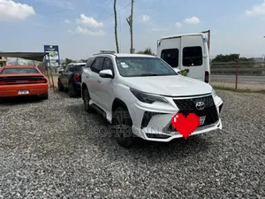 Toyota Fortuner 2.7 AWD 2018 White