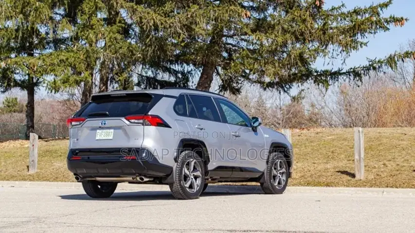 Toyota RAV4 2024 Silver