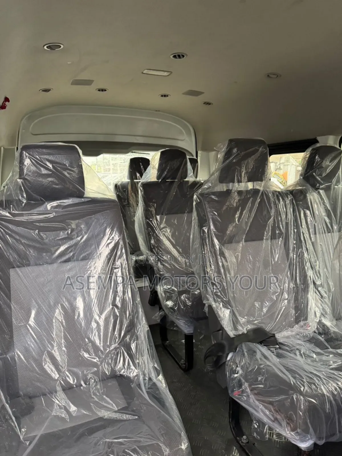 Toyota HiAce 2021 White