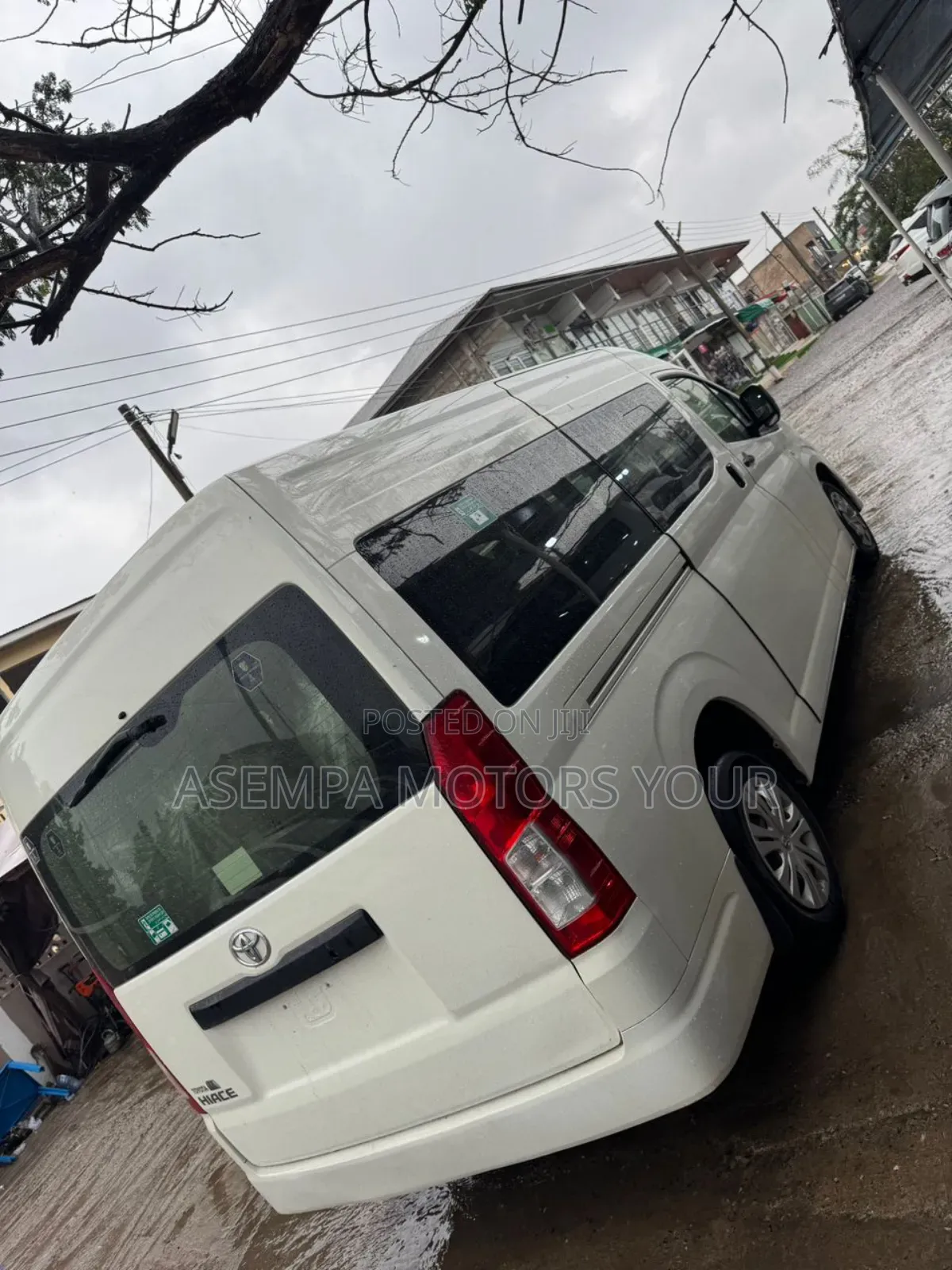 Toyota HiAce 2021 White