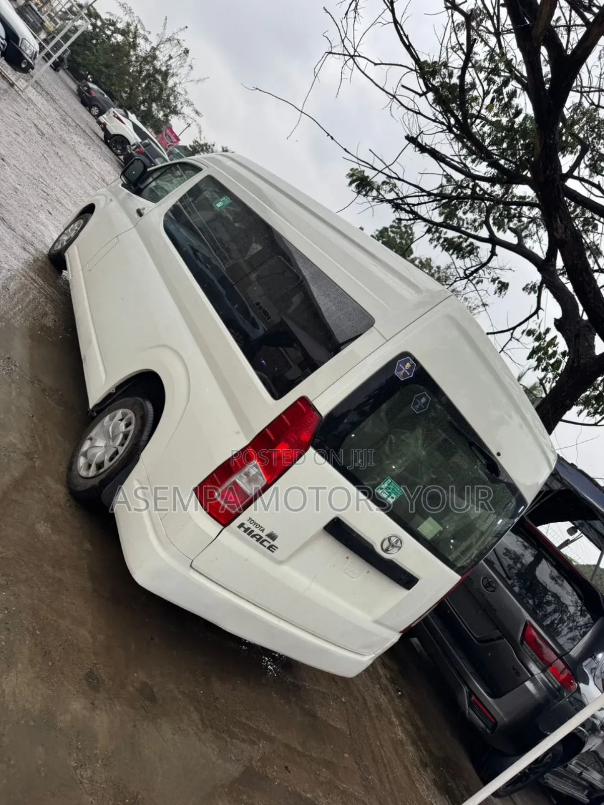 Toyota HiAce 2021 White