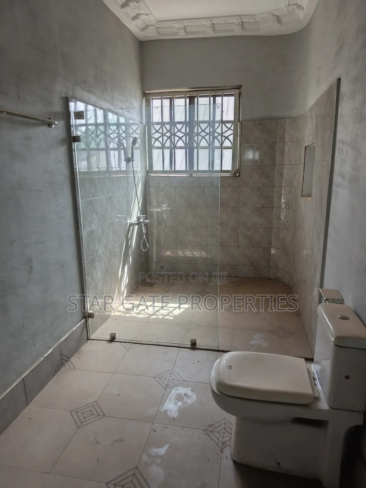 5bdrm House in Abuakwa, Atwima Nwabiagya for sale