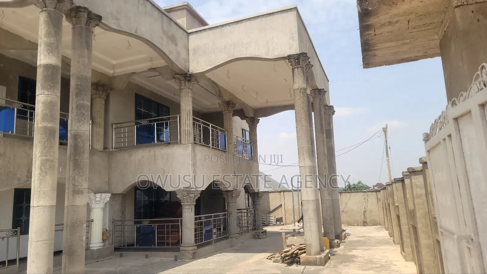 8bdrm House in Kenyase Adwumam, Kumasi Metropolitan for sale