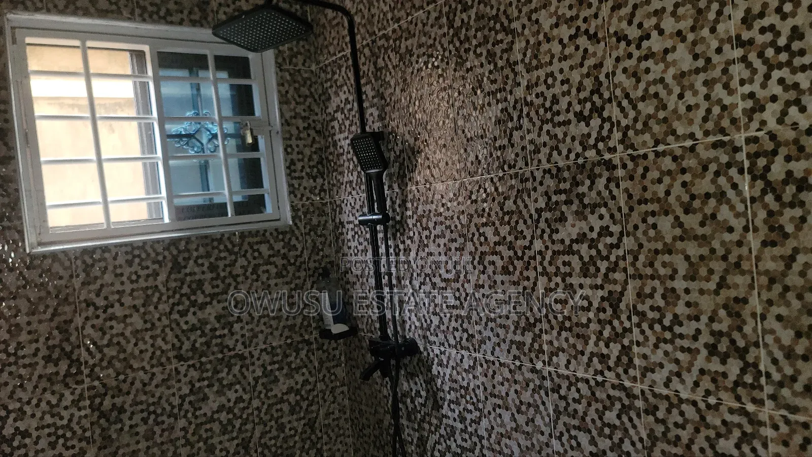 8bdrm House in Kenyase Adwumam, Kumasi Metropolitan for sale