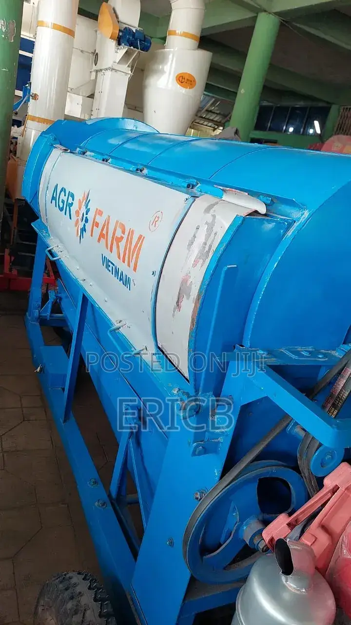 Paddy or Rice Thresher ( Vietnam Agro Farm) 18hp 
Diesel