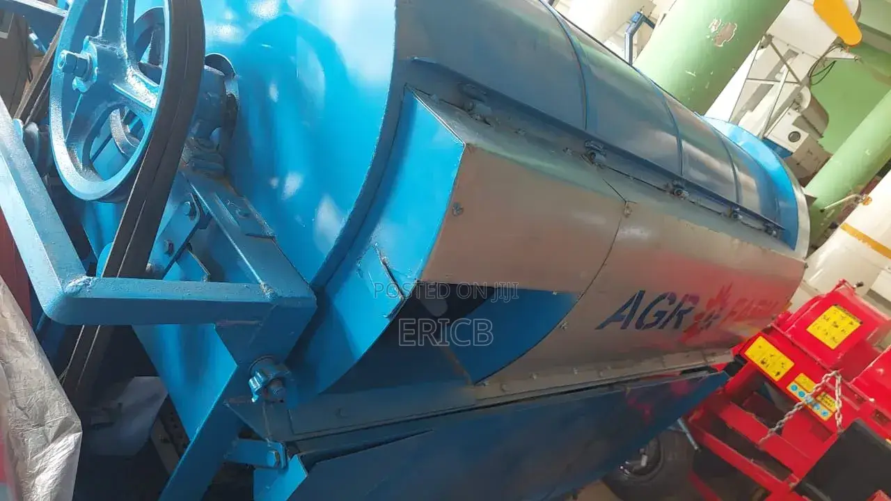 Paddy or Rice Thresher ( Vietnam Agro Farm) 18hp 
Diesel