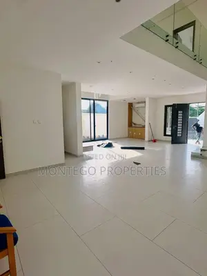4bdrm House in East Legon, Adjiriganor for sale