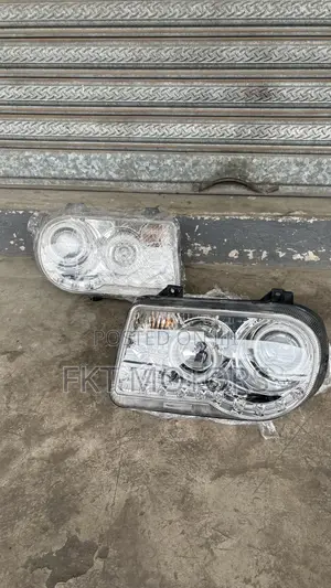 Chrysler 300c Headlights Spec 2005,2006,2007,2008,2009,2010