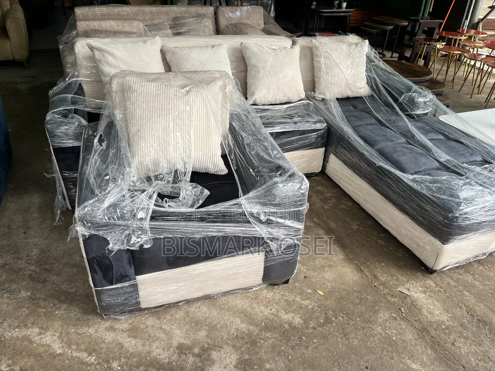 A Comfortable L Shape With Single