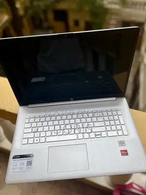 Laptop HP 15 8GB AMD Ryzen 5 SSD 1T
