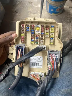 Kia Sedona 2015-2018 Dashboard Fusebox