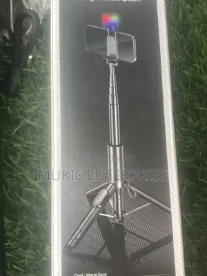 360 Degrees Rotating Tripod Stand
