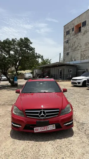 Mercedes-Benz C250 2014 Red