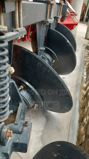 Plowing ( for 70hp and Above Tractor Can Use)