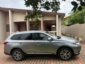 Mitsubishi Outlander SE FWD 2017 Silver