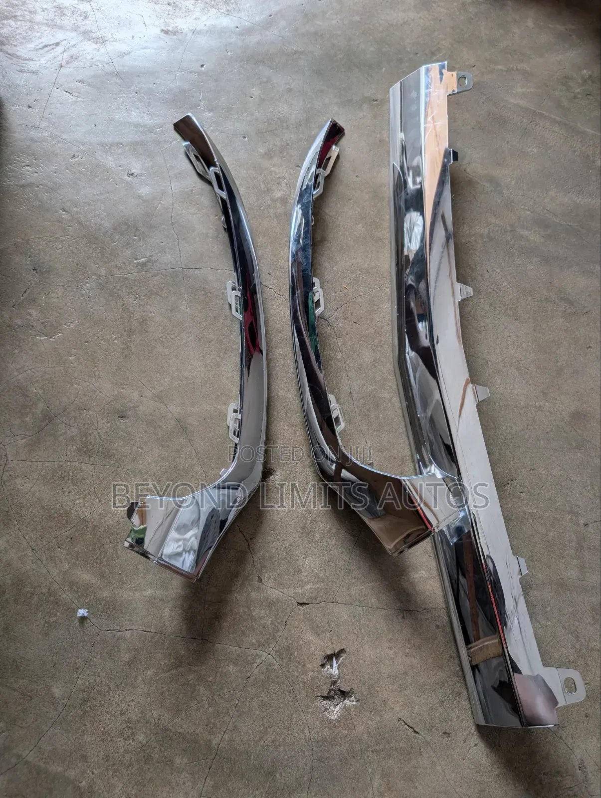 W205 Mercedes Benz C300 Front Bumper Chrome / Shining