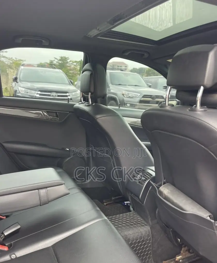 Mercedes-Benz C250 2014 Red