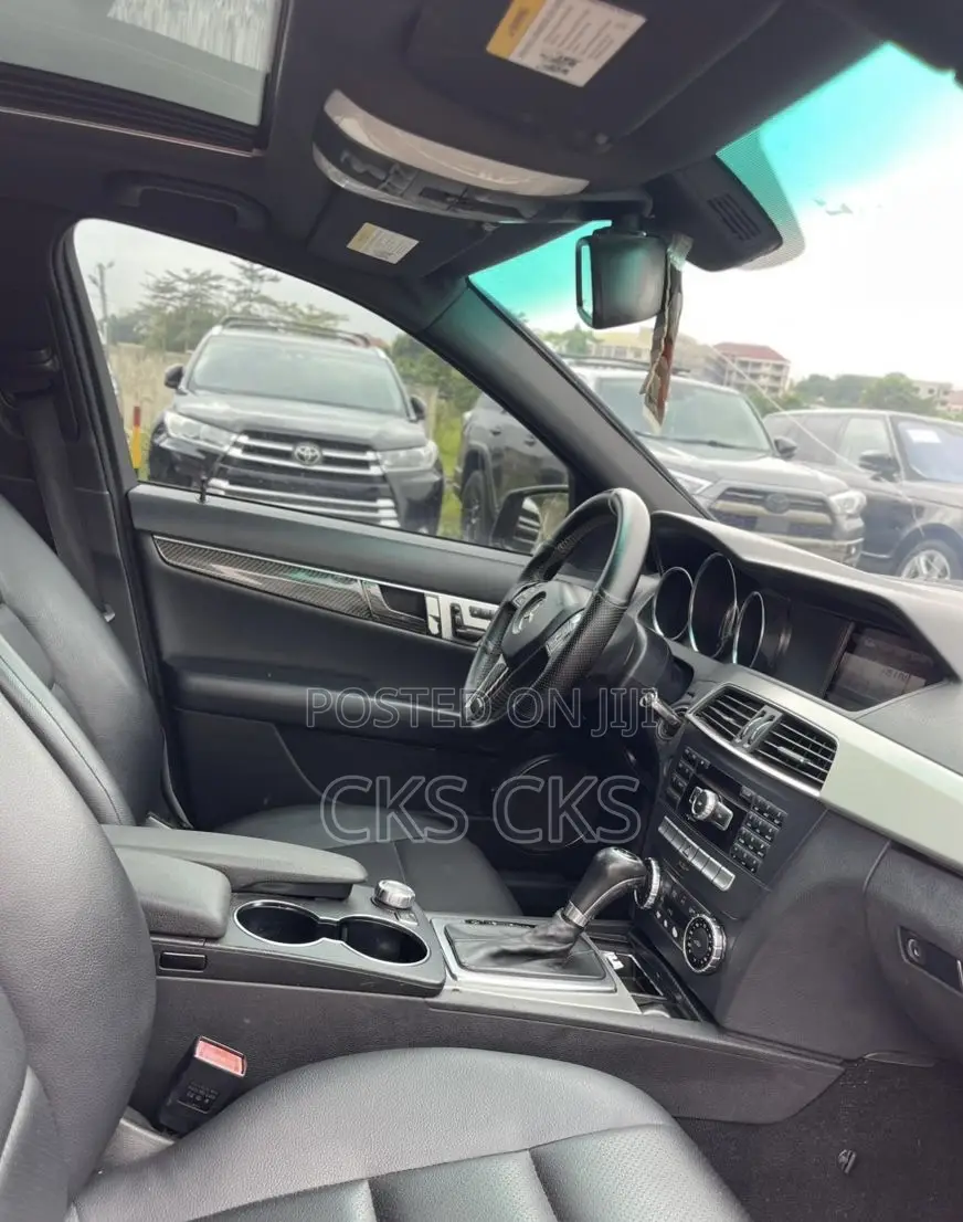 Mercedes-Benz C250 2014 Red