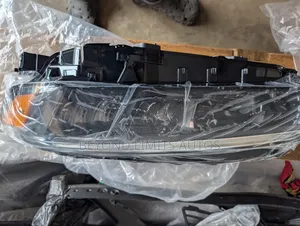 Honda Civic 2022,2023,2024,2025 Headlight / Head Light