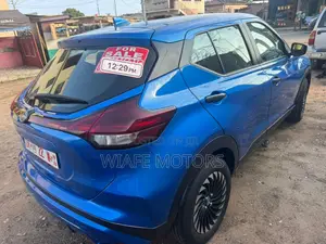 Nissan Kicks SV 2024 Blue