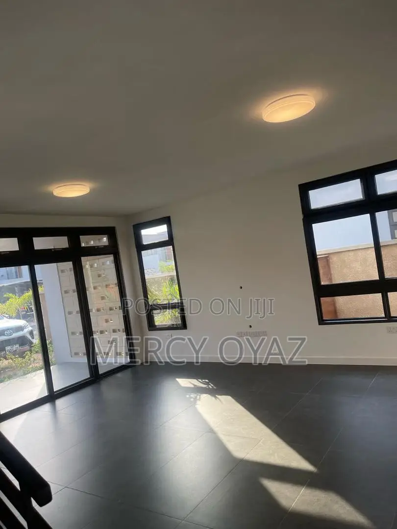 3bdrm Apartment in Oyarifa Park for sale