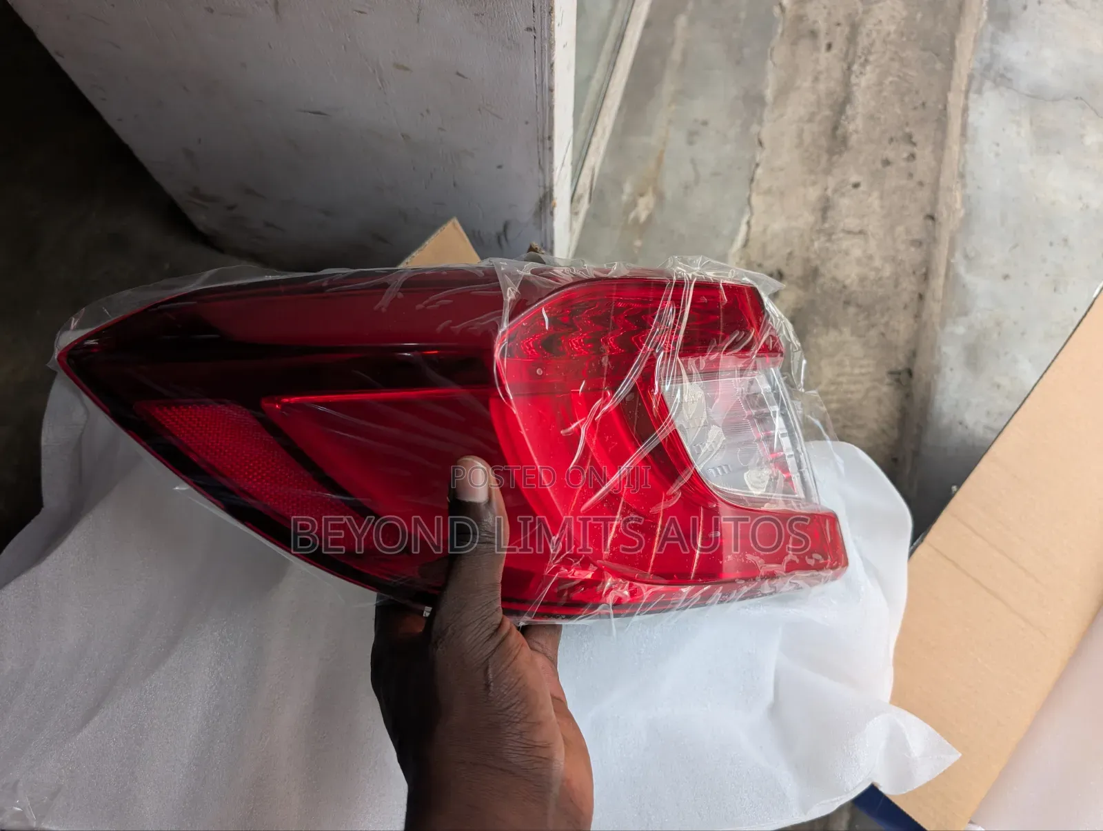 Honda Accord 2018,2019,2020,2021,2022 Tail Light / Taillight