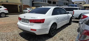 Hyundai Sonata GLS Sedan FWD (2.4L 4cyl 5A) 2010 White