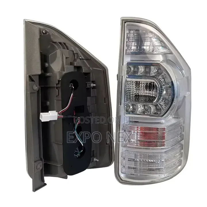 Toyota Voxy Zrr70 R70 2010-2013 Tail Light