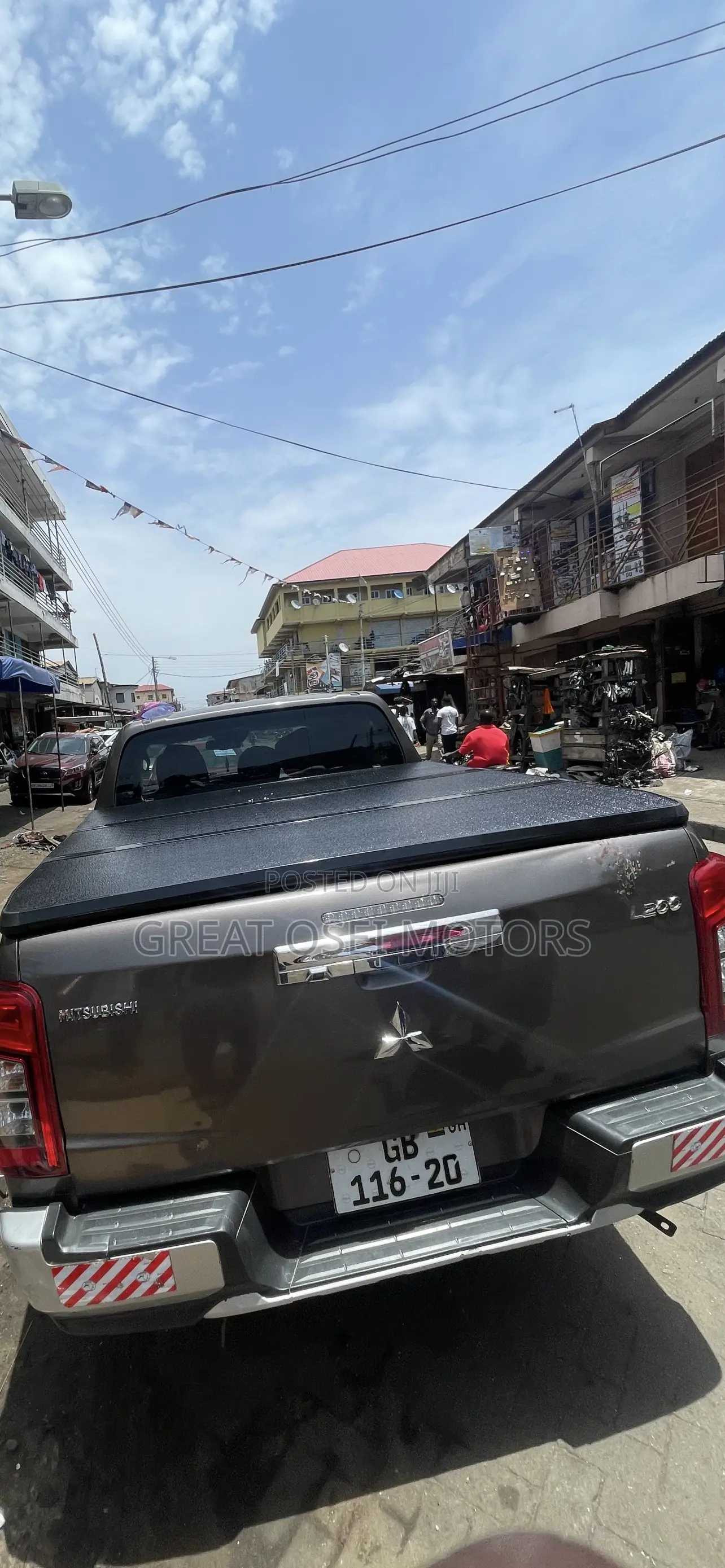 Mitsubishi L 200 Bucket Cover Tri Fold (Hard Type)