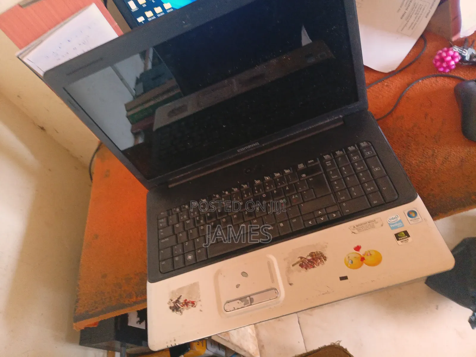 Laptop Compaq 4GB Intel HDD+SSD 500GB