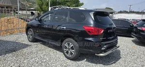 Nissan Pathfinder SV 2018 Black
